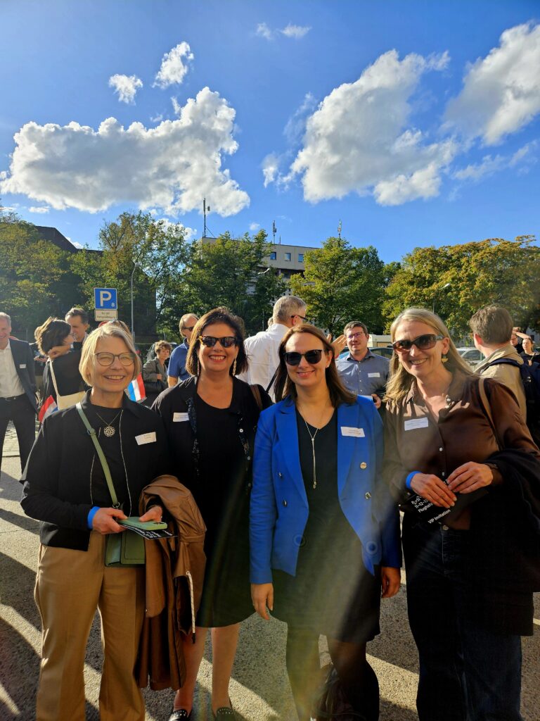 ๐ฏ ๐๐ซ๐๐ญ๐ข๐ญ๐ฎ๐๐ ๐๐ง๐ ๐๐ซ๐ญ๐๐ฎ๐ฅ ๐๐ง๐๐จ๐ฎ๐ง๐ญ๐๐ซ๐ฌ ๐๐ญ ๐๐๐๐๐๐๐๐๐ ๐๐๐ซ๐ฅ๐ข๐ง ๐๐ซ๐ญ ๐
๐๐ข๐ซ ๐๐๐๐! 2 1000111008