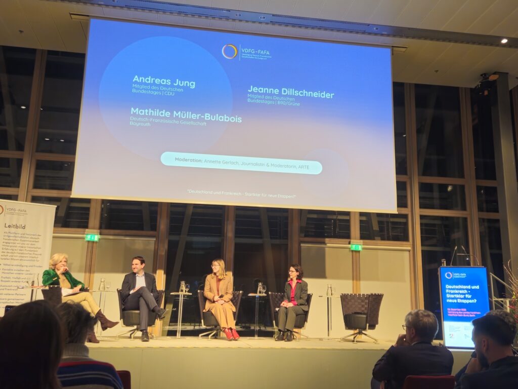 ๐ข ๐๐ฒ๐บ๐ถ๐ป๐ถ๐ป ๐ฃ๐น๐๐ฟ๐ถ๐ฒ๐น ๐๐ฒ๐ฟ๐น๐ถ๐ป ๐ฎ๐ ๐๐ต๐ฒ ๐ฉ๐๐๐ ๐๐๐ฒ๐ป๐ โ ๐ฆ๐๐ฟ๐ฒ๐ป๐ด๐๐ต๐ฒ๐ป๐ถ๐ป๐ด ๐๐ฟ๐ฎ๐ป๐ฐ๐ผ-๐๐ฒ๐ฟ๐บ๐ฎ๐ป ๐๐ถ๐ฎ๐น๐ผ๐ด๐๐ฒ ๐ณ๐ผ๐ฟ ๐๐๐ฟ๐ผ๐ฝ๐ฒ!! 5 20251202 194246